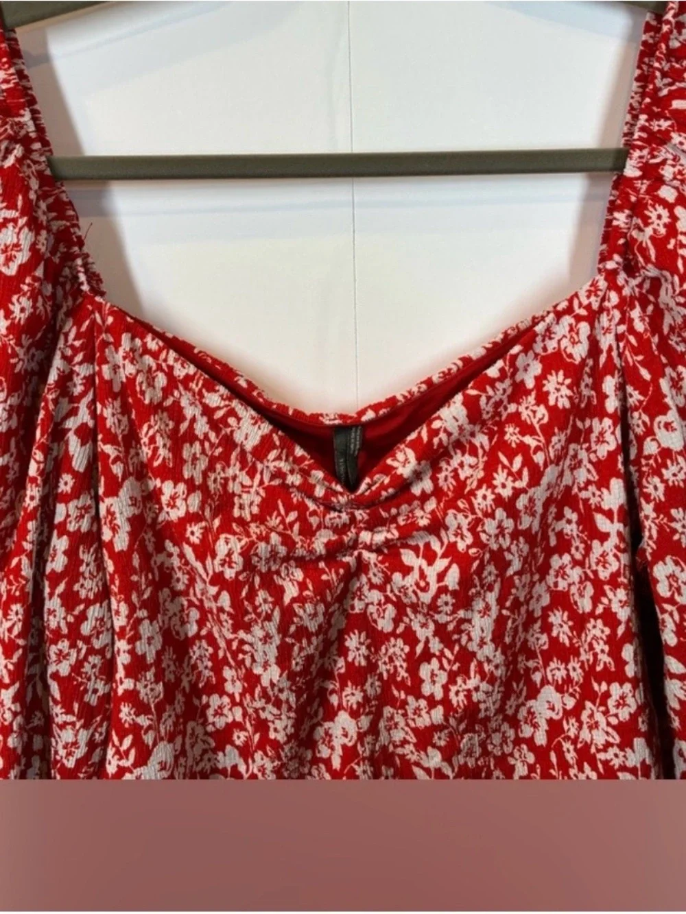 Anthropologie Red and White Floral V-neck Puff-Sleeve Boho Blouse Size L EUC